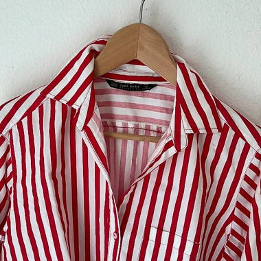 Zara Hemd mit roten und weissen Streifen