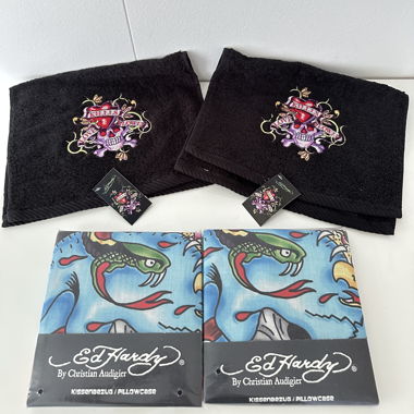 Set Ed Hardy, federe per cuscino e asciugamano, nuovo con etichetta