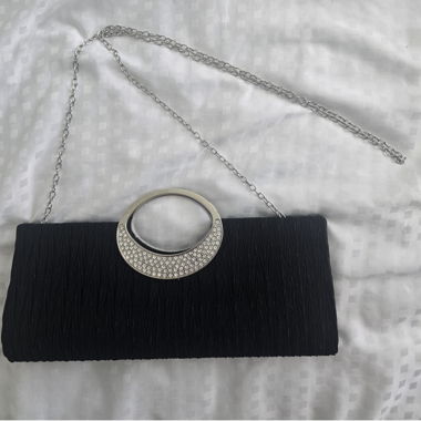 Pochette de soirée avec chaîne