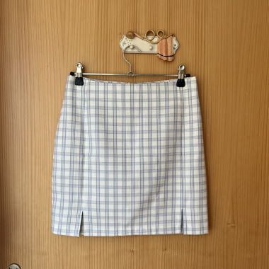 Cute checkered straight-cut skirt