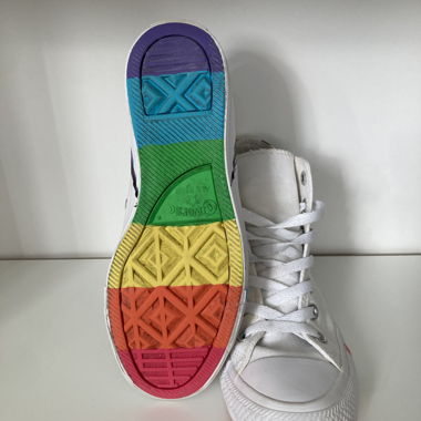 Converses blanches arc-en-ciel édition limitée 