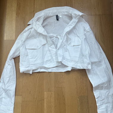 H&M short white blouse