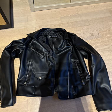 Veste en cuir noire