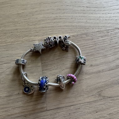 Pandora armband mit 9 charms
