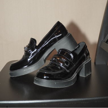 Scarpe 39 Mocassini Neri Lucidi