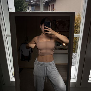 beige / brown crop top
