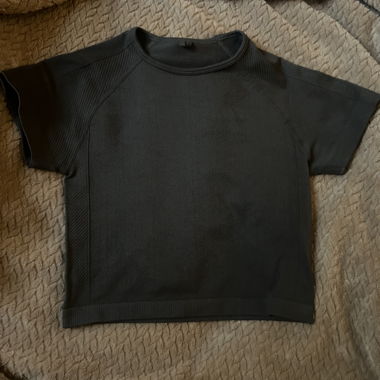 Graues Sportshirt / Croptop