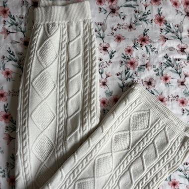 Pantaloni crema Bershka