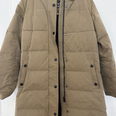Parka invernale imbottito greige con vestibilità molto aderente