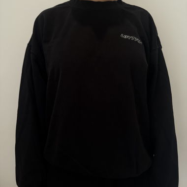 YOURTURN black sweatshirt