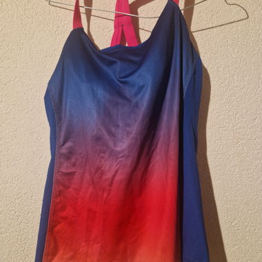 Canotta sportiva con reggiseno