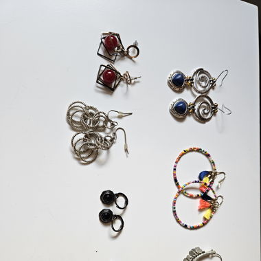 Earrings 