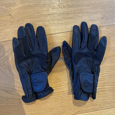 Riding gloves