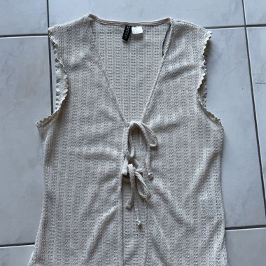 Strickweste mit Bindeband