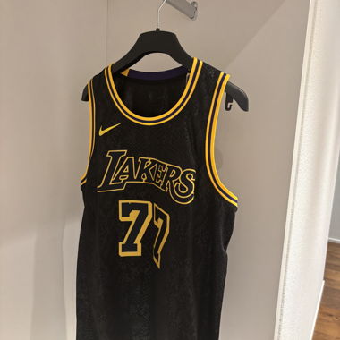 Lakers Doncic NBA Trikot