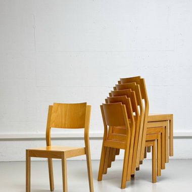 4 Moderne Stapelstühle aus Holz von Dietiker 
