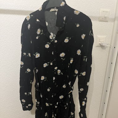 Jolie robe noire à fleurs, taille 36 - idéale été!