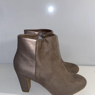 Bottines neuves à talon – taille 39 