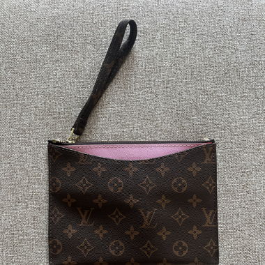 Pochette Monogram Inspired LV