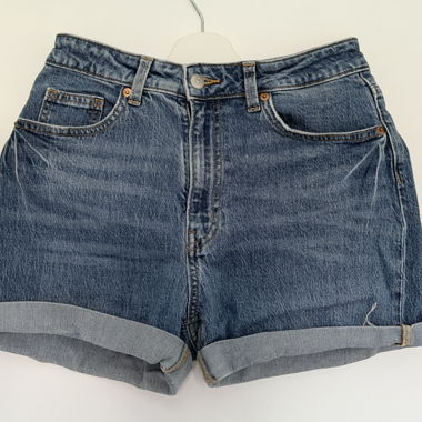 Short in denim