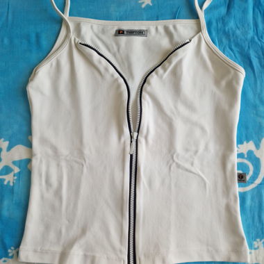 Top bianco con zip