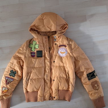 Senfgelbe Daunenjacke