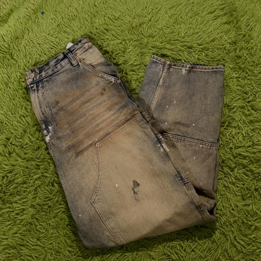 Distressed Baggy Jeans