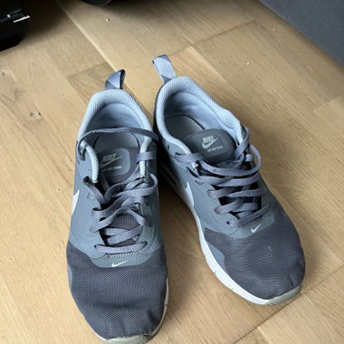 Nike Sneaker