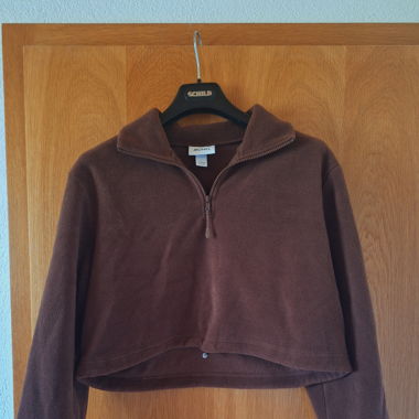Maglione morbido corto