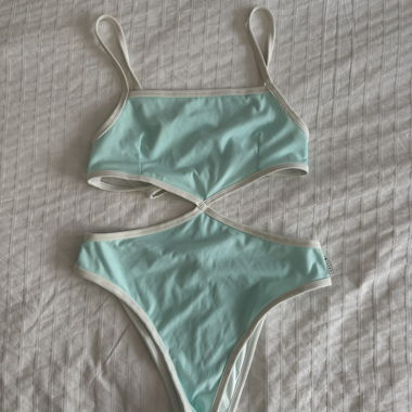 Costume da bagno verde menta