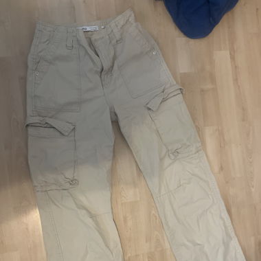 medium rise cargo straight jeans