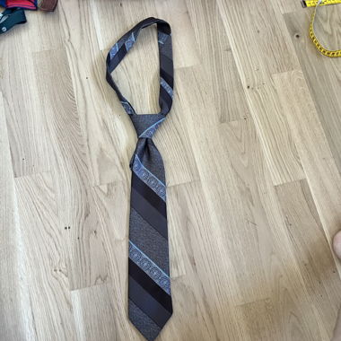 tie with pattern