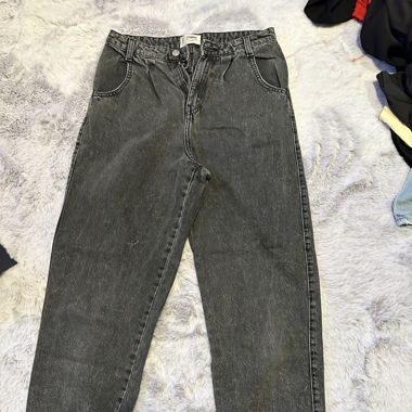 Schwarze Hose