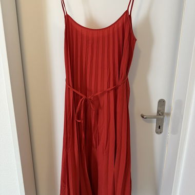 Abito midi plissettato con spalline rosso/arancione MNG L