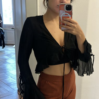 schwarze Weekday Bluse