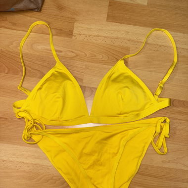 Bikiniset