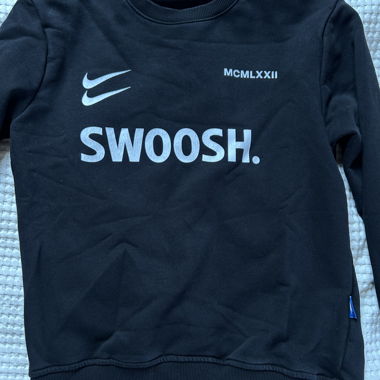 Nike PULLOVER