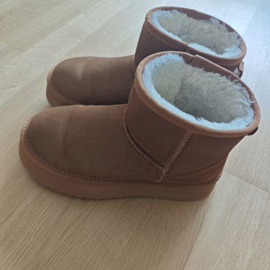 Braune Winterstiefel