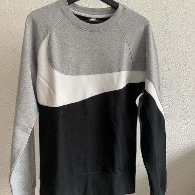Nike Sweater