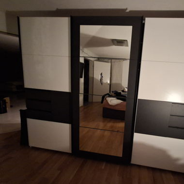 Kleiderschrank