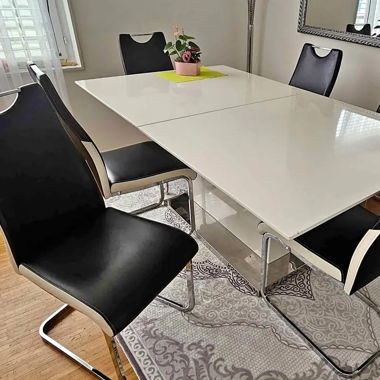 Table à manger et 6 chaises
