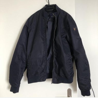 Regenabweisende Jacke