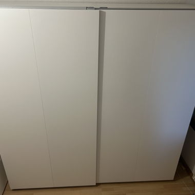 Armadio grande con molto spazio interno