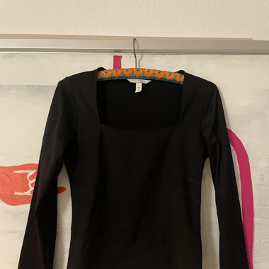 Black elegant top with square neck