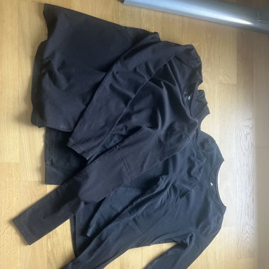 Schwarzes T-shirt 