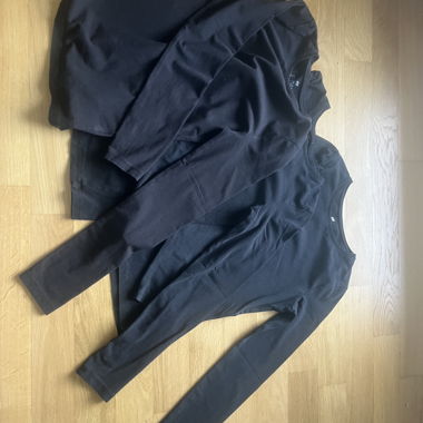 Schwarzes T-shirt 