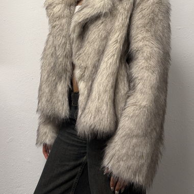 Cappotto in eco-pelliccia bianco