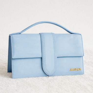 Jacquemus  elegante borsa più grande in azzurro chiaro