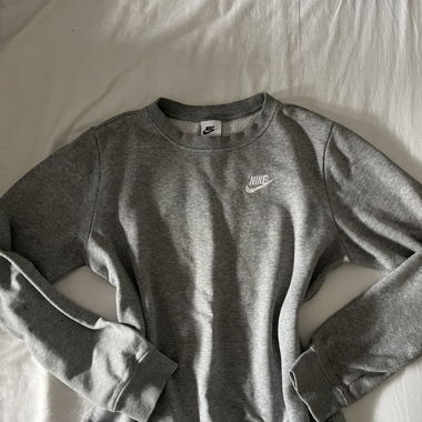 Grey Nike pullover 