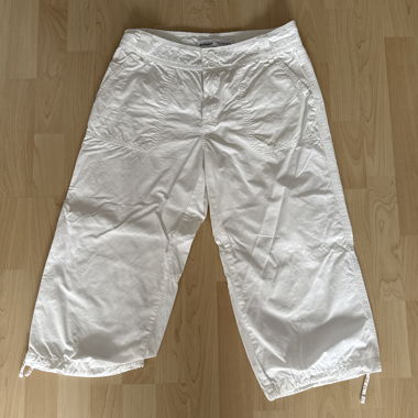 White 3/4 Cargo Pants Bershka